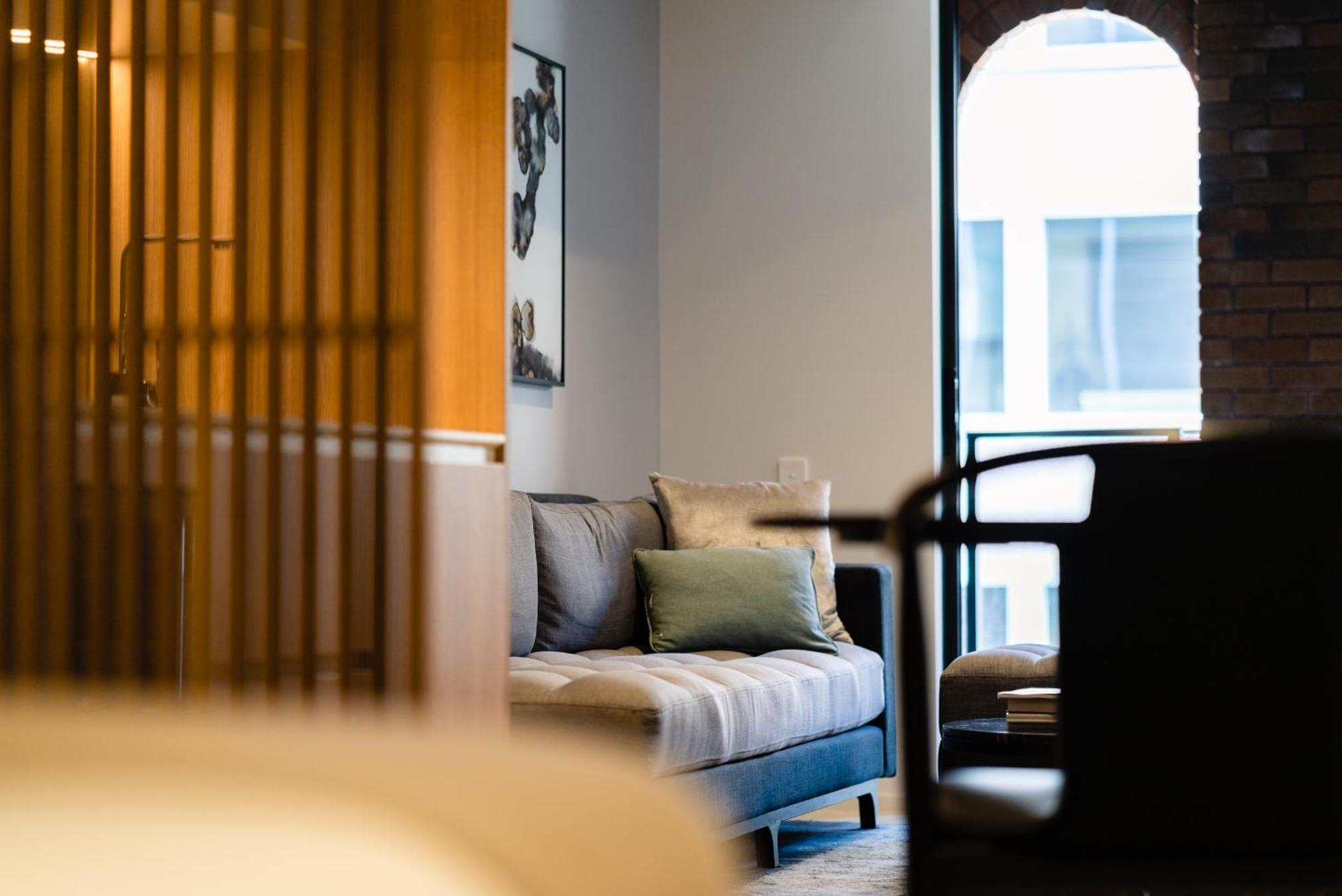 Skye Suites Sídney Habitación foto A room at the hotel