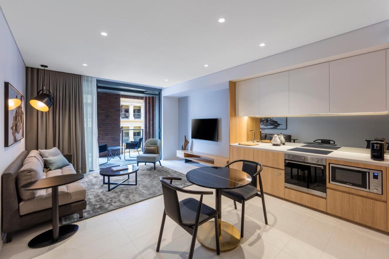 Skye Suites Sídney Exterior foto A typical apartment at The Standard London